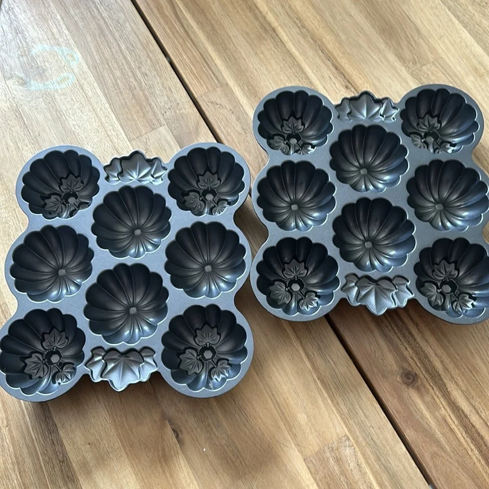 WILTON pumpkin patch muffin pans 2 pieces